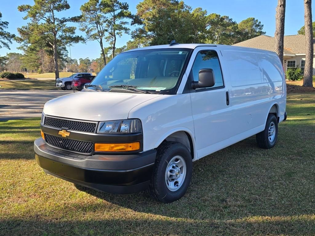 2025 Chevrolet Express Cargo 2500 WT