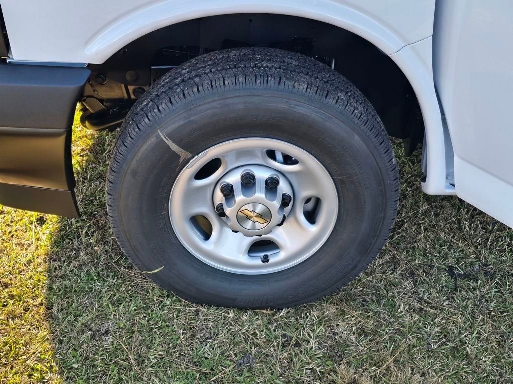 2025 Chevrolet Express Cargo 2500 WT