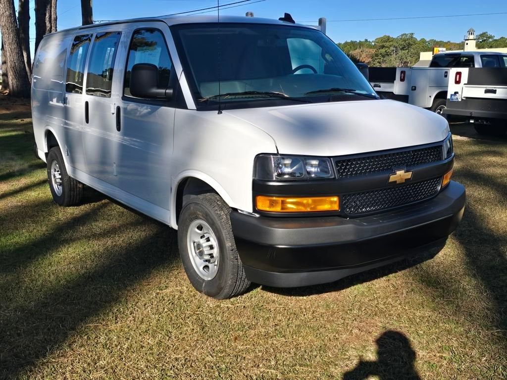 2025 Chevrolet Express Cargo 2500 WT