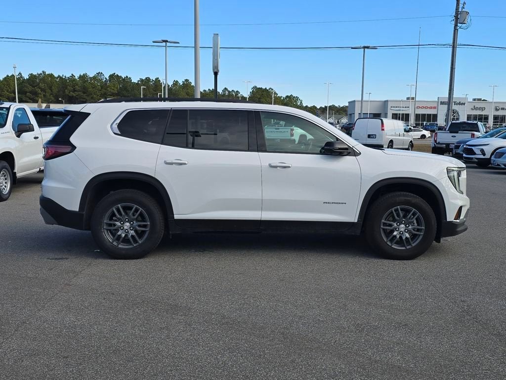 2025 GMC Acadia Elevation