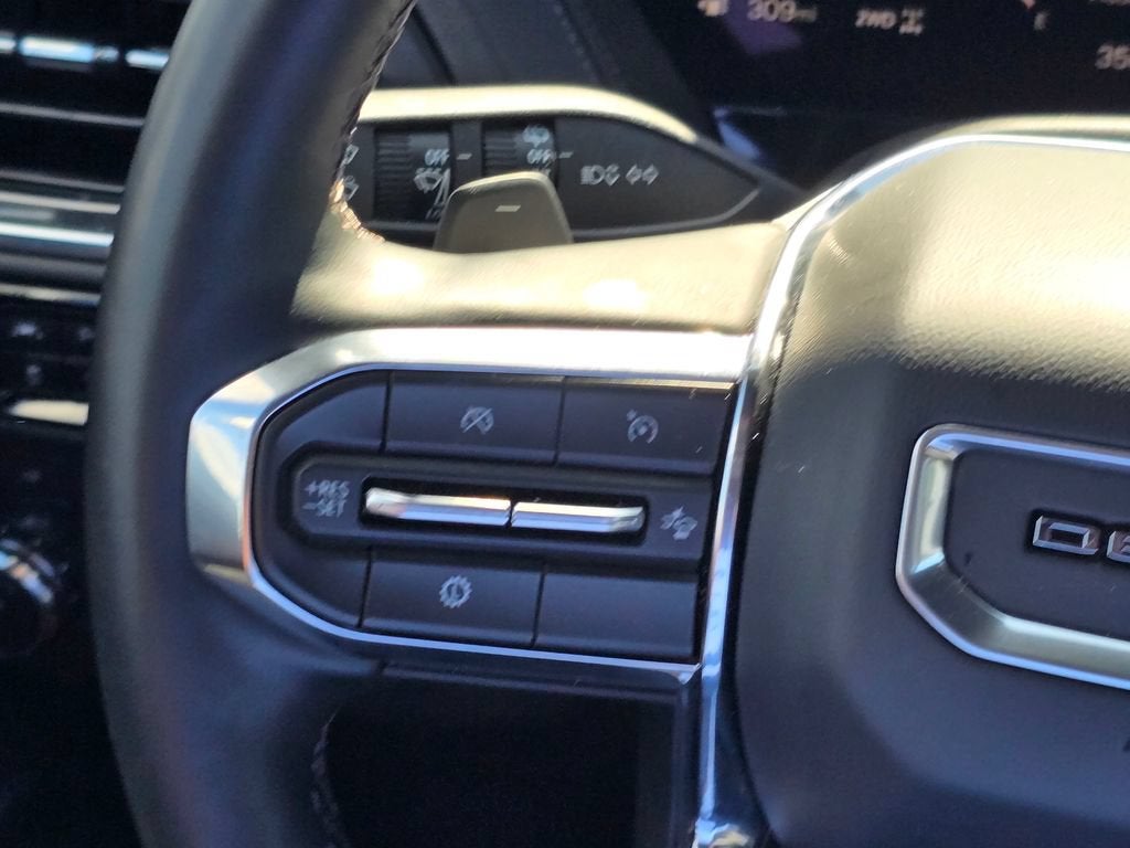 2025 GMC Yukon Denali - Photo 16