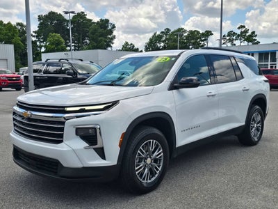2025 Chevrolet Traverse LT