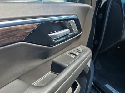 2025 Chevrolet Suburban LT