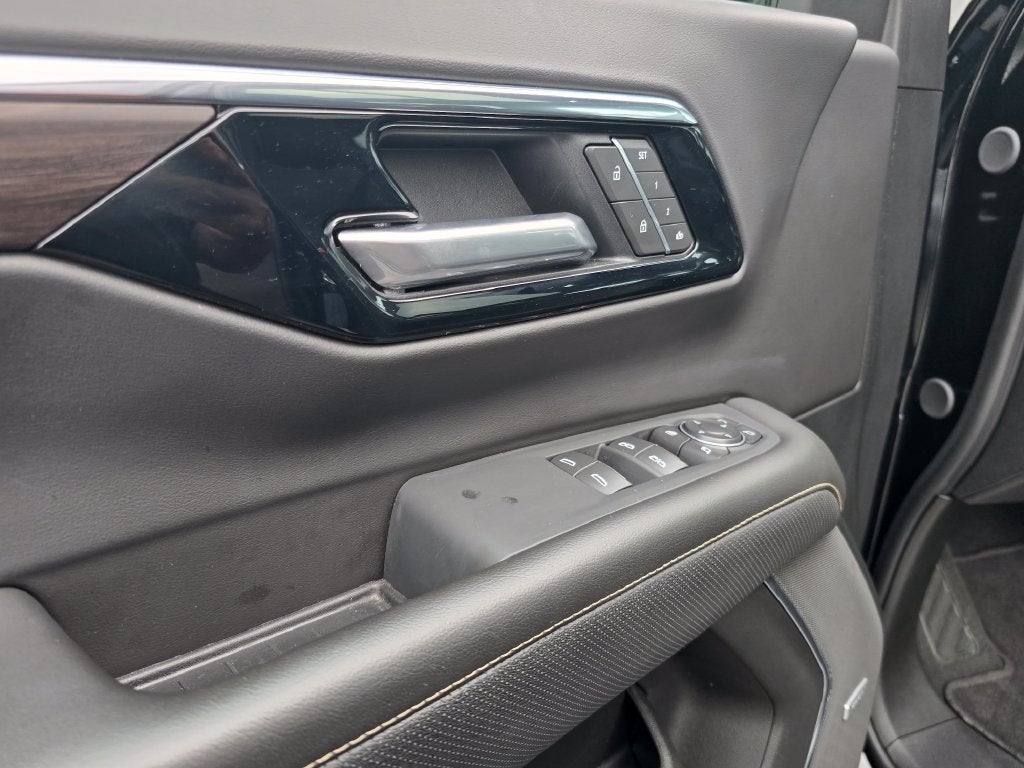 2026 Chevrolet Suburban Premier - Photo 11