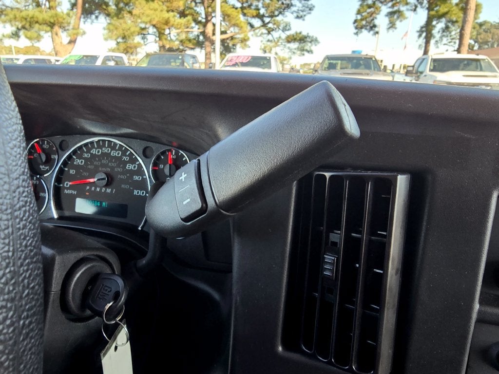 2025 GMC Savana Cargo Work Van - Photo 22