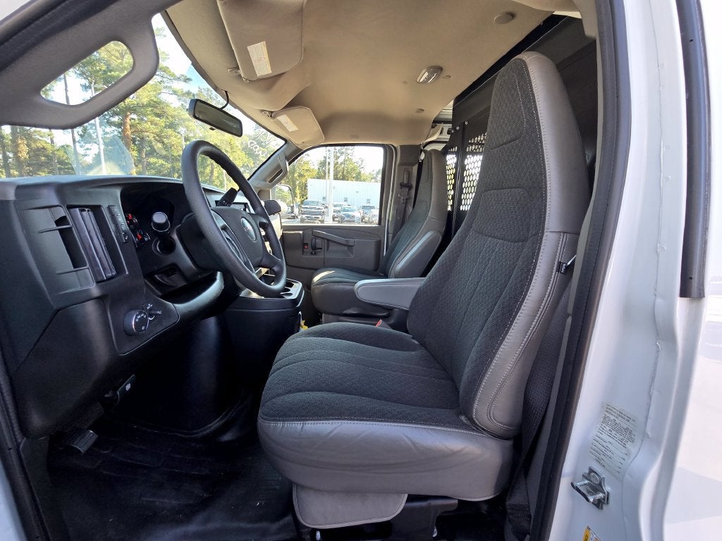 2025 GMC Savana Cargo Work Van