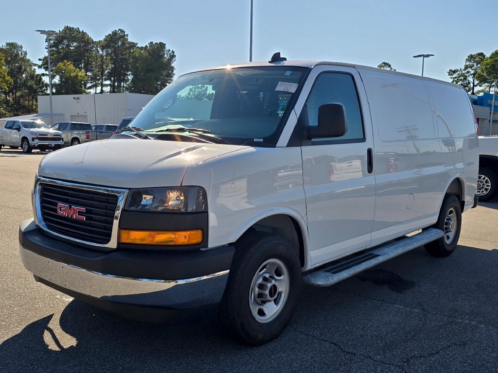 2025 GMC Savana Cargo Work Van - Photo 7