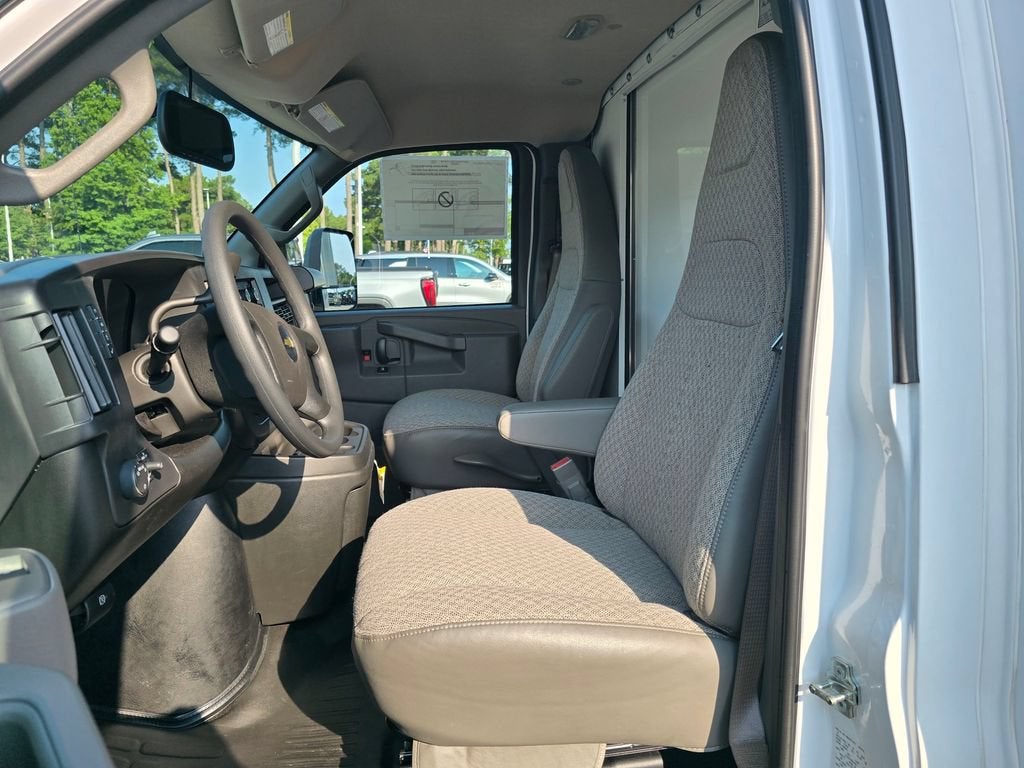2026 Chevrolet Express Cutaway 3500 1WT