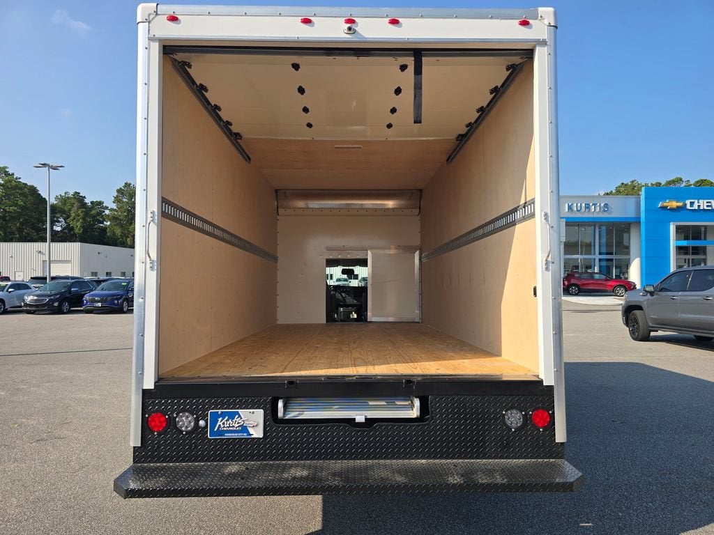 2026 Chevrolet Express Cutaway 3500 1WT