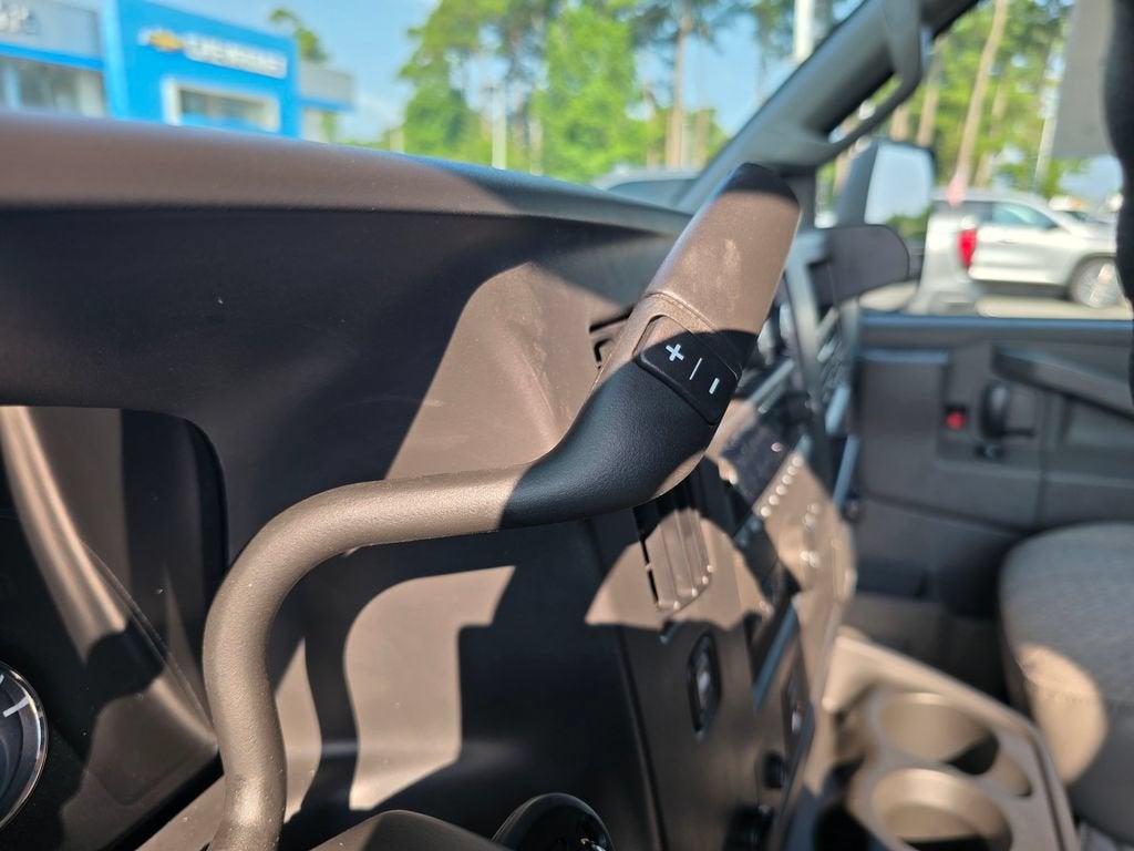 2026 Chevrolet Express Cutaway 3500 1WT