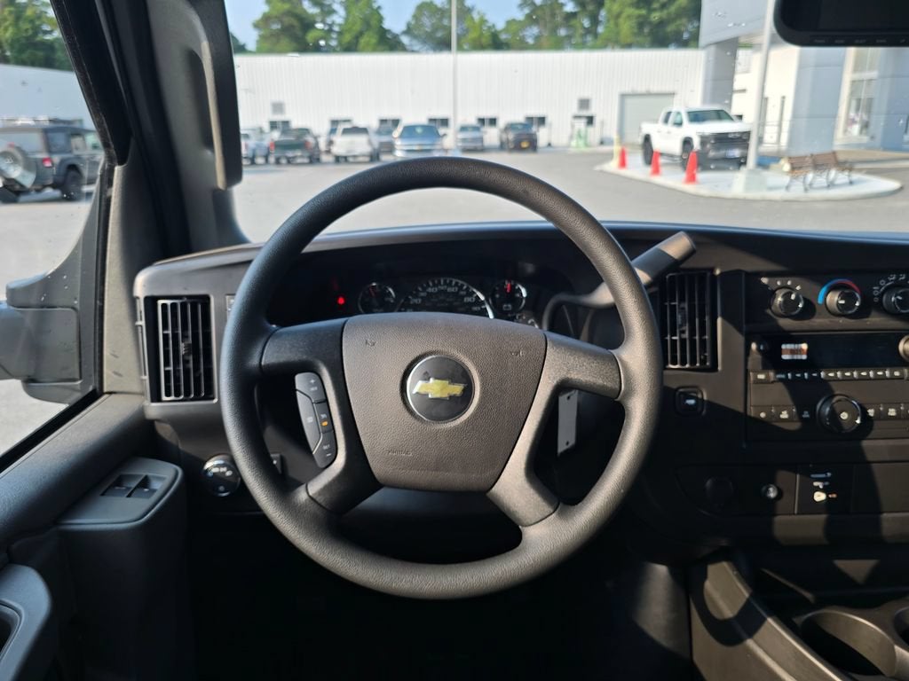 2026 Chevrolet Express Cutaway 3500 1WT