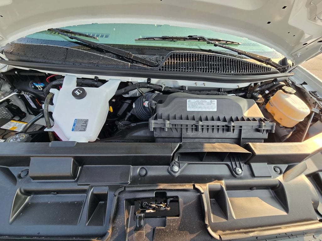 2026 Chevrolet Express Cutaway 3500 1WT