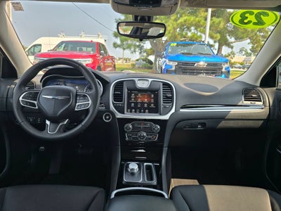 2023 Chrysler 300 Touring
