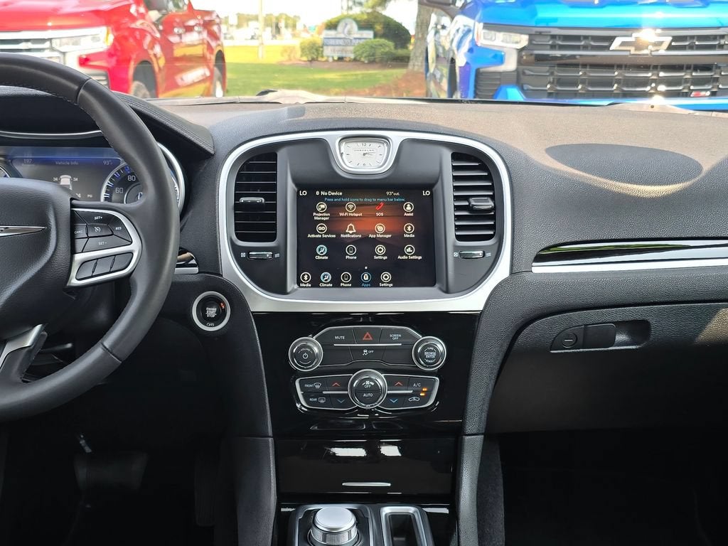 2023 Chrysler 300 Touring