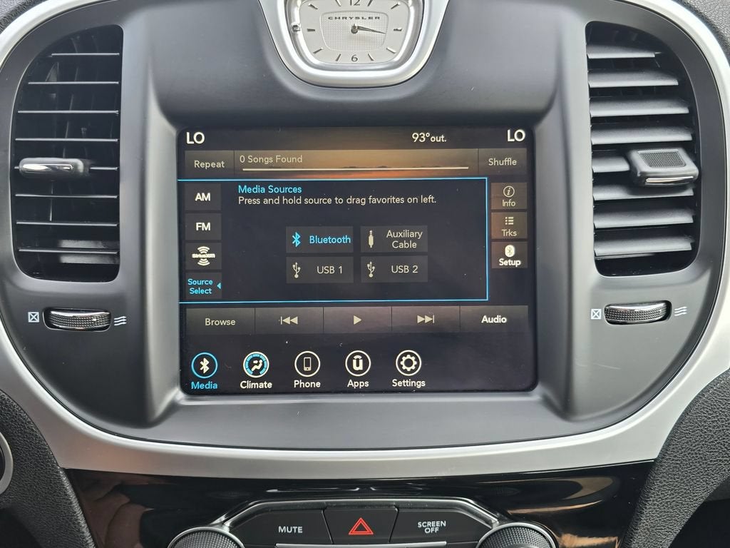 2023 Chrysler 300 Touring