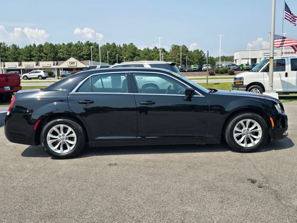 2023 Chrysler 300 Touring