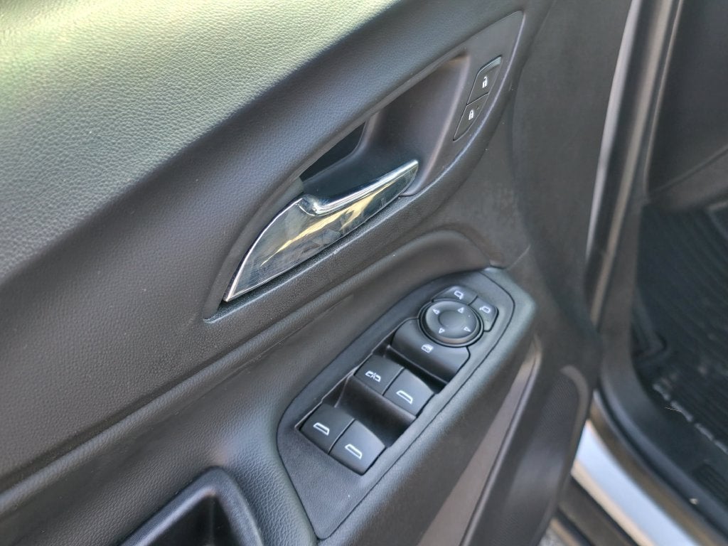2018 Chevrolet Equinox LT - Photo 11