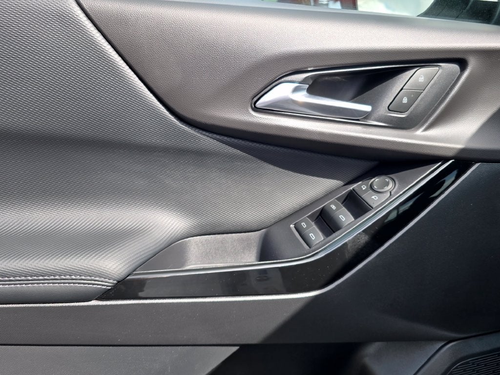 2027 Chevrolet Equinox LT - Photo 10