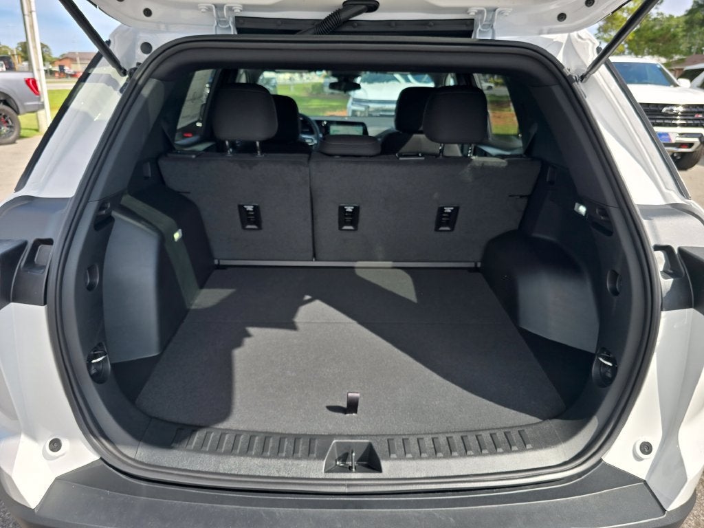 2027 Chevrolet Equinox LT - Photo 23