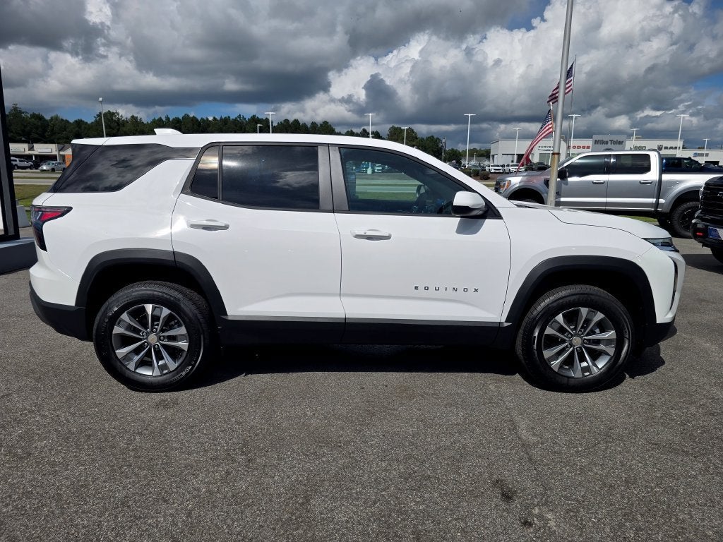 2027 Chevrolet Equinox LT - Photo 6