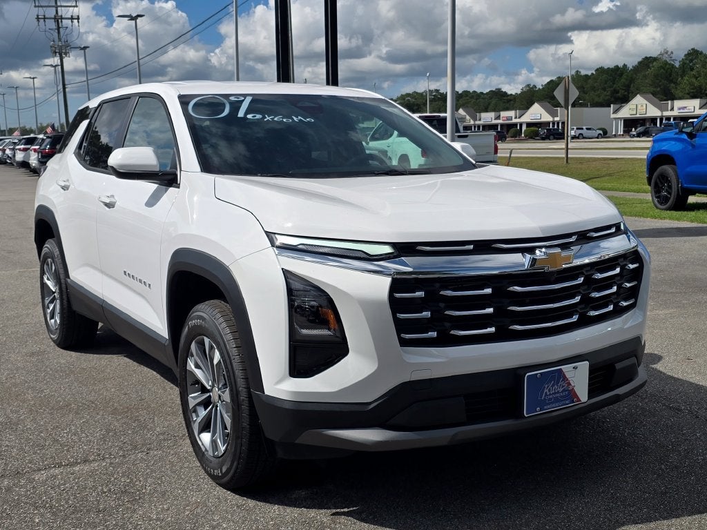 2027 Chevrolet Equinox LT - Photo 7