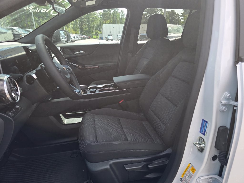 2027 Chevrolet Equinox LT - Photo 9