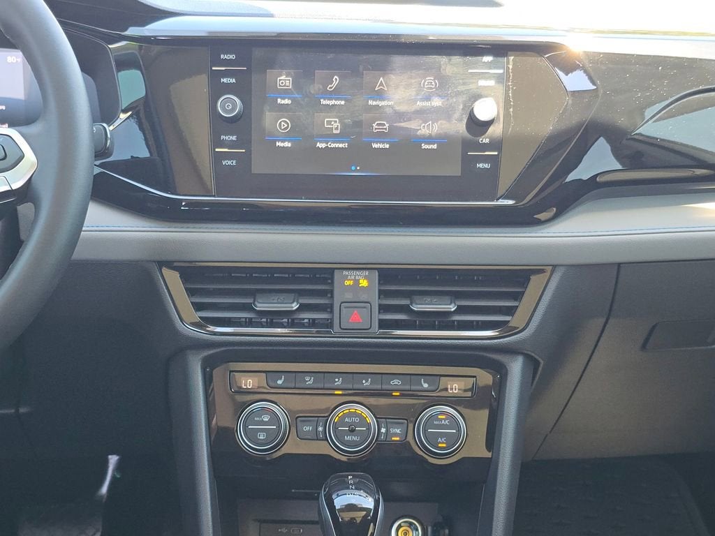 2024 Volkswagen Taos 1.5T SE Black