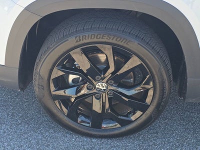 2024 Volkswagen Taos 1.5T SE Black