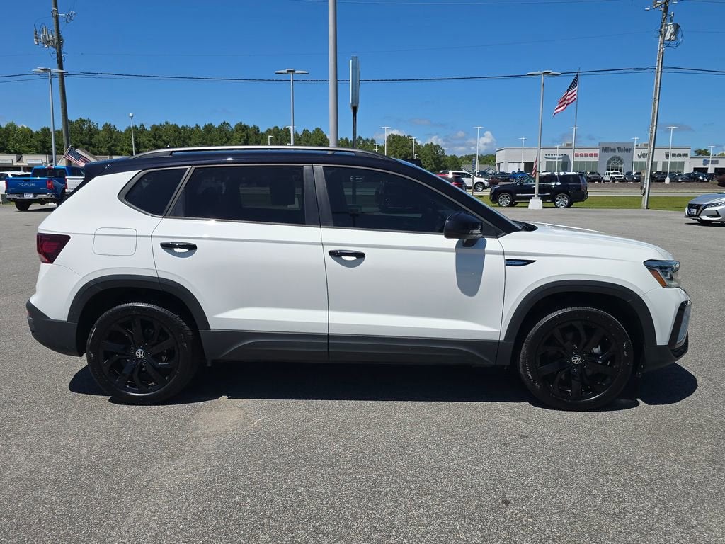 2024 Volkswagen Taos 1.5T SE Black