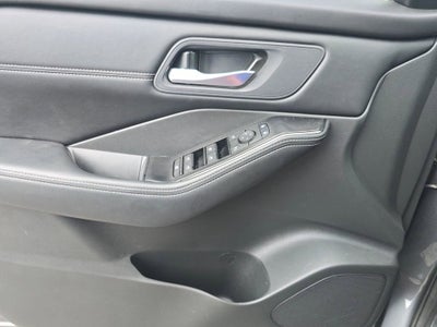 2025 Nissan Rogue SV FWD